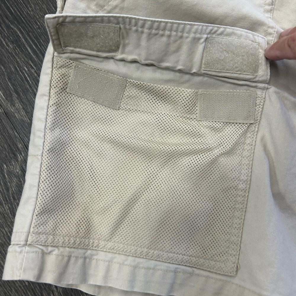 Columbia Men’s PFG Khaki Beige Outdoor Activities Cargo shorts. Size XXL - Picture 4 of 9